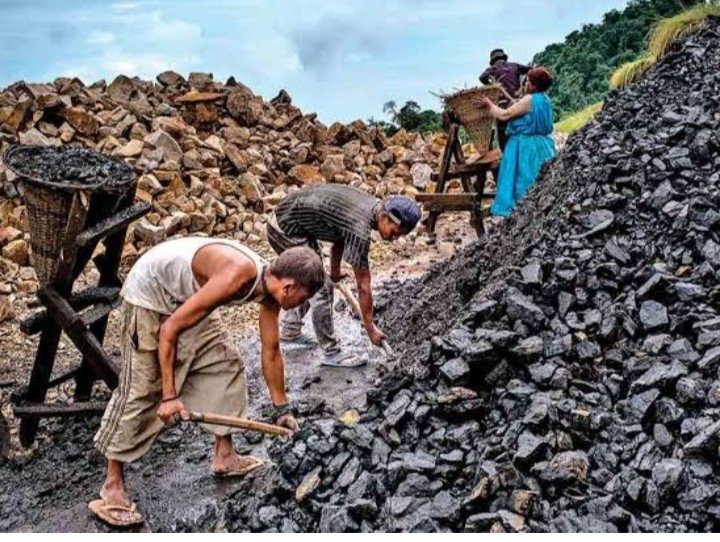 कोल इंडिया लिमिटेड ने खनन ठेका श्रमिकों का वेतन बढ़ाया, अनस्किल्ड को अब 1320 रुपए रोजाना :