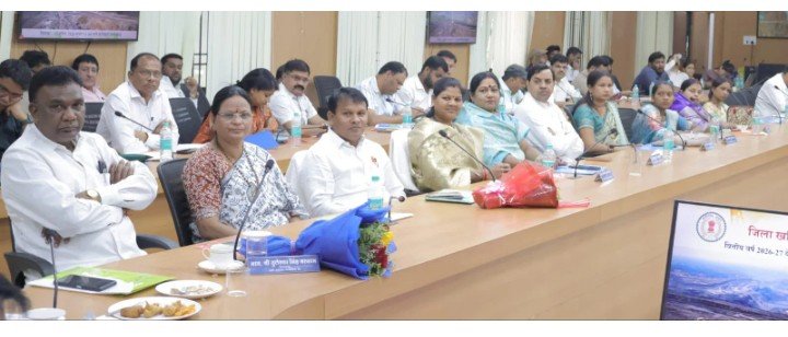 कोरबा में डीएमएफ बैठक: शिक्षा-स्वास्थ्य समेत विकास कार्यों को मंजूरी, खनन प्रभावित क्षेत्रों पर रहेगा फोकस: