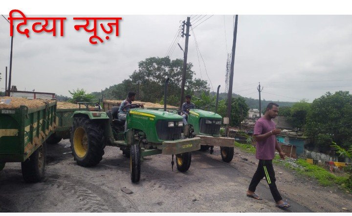अवैध रेत परिवहन पर खनिज विभाग की बड़ी कार्रवाई, पांच ट्रैक्टर पकड़े, चार चालक फरार